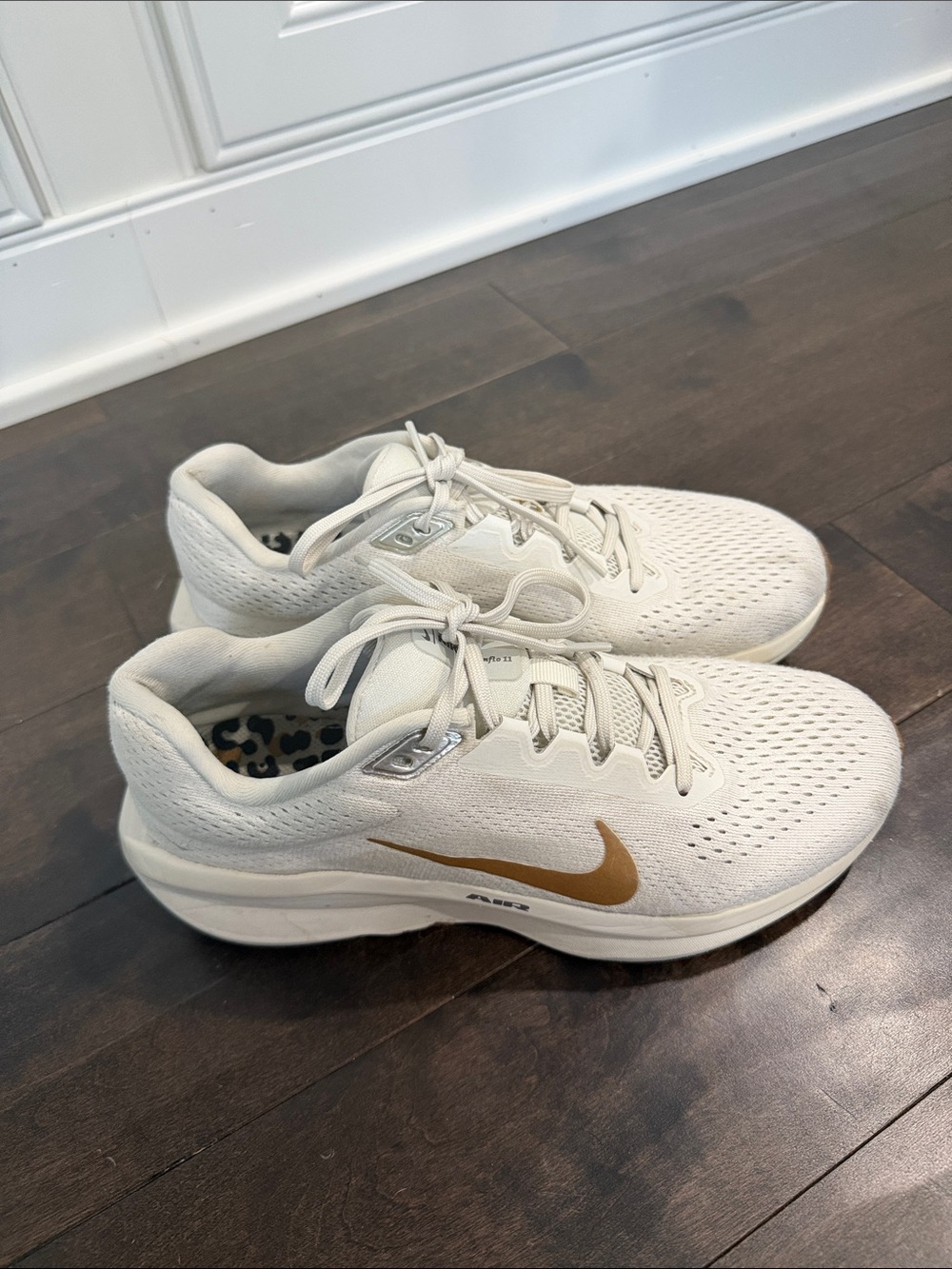 Nike Winflow 11 Cream Running Sneakers with Gold Swoosh